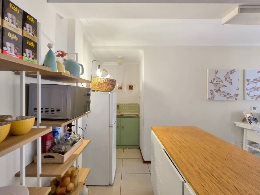 6 Bedroom Property for Sale in Green Point Western Cape